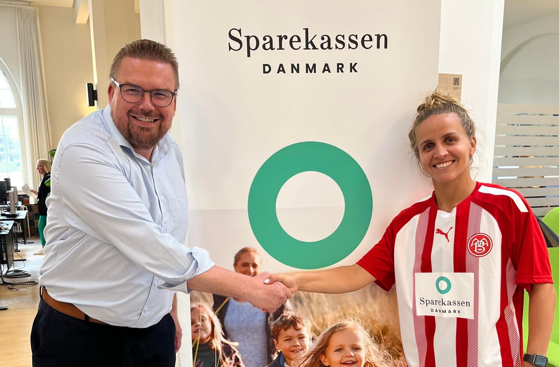 Ny Spiller Overraskede Hovedsponsor Aab Women 